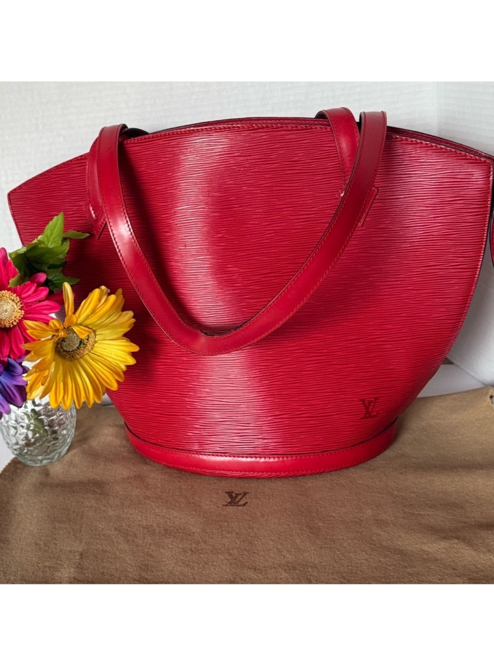 LOUIS VUITTON EPI SAINT JACQUES LARGE SHOULDER BAG.
